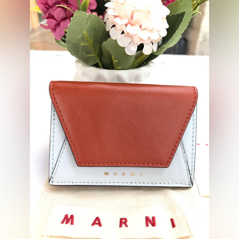 💯 Authentic MARNI compact wallet with complete inclusion